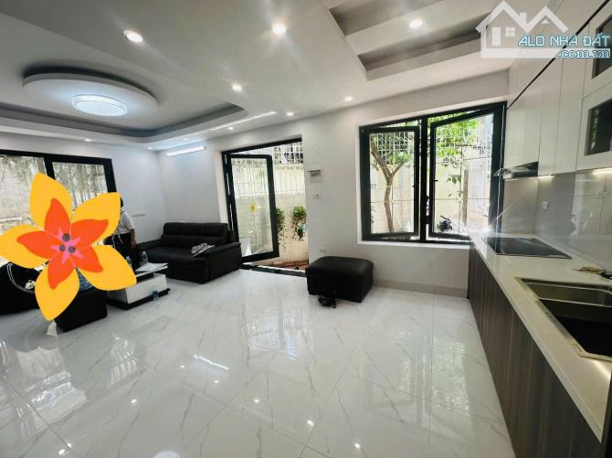Bán nhà phố Đội Cấn 55m2 xây 5 tầng lô góc 3 thoáng nhỉnh 13 tỷ trung tâm quận Ba Đình - 2