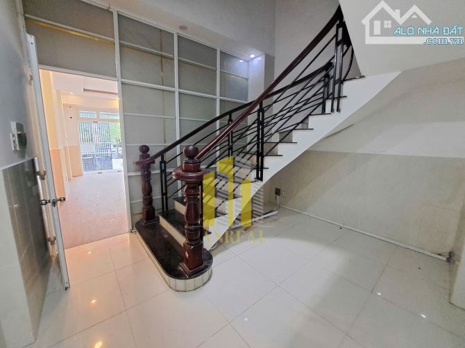 NHÀ 3 LẦU 8 PHÒNG GẦN CAO ĐỨC LÂN - GIÁ 30 TRIỆU - 2