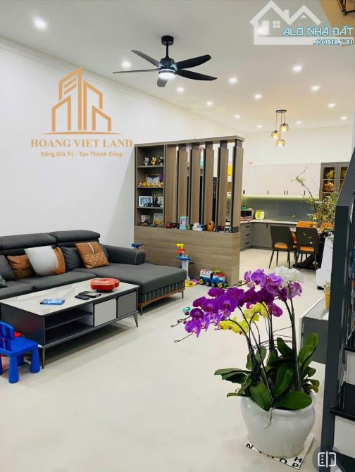 Bán nhà đẹp thiết kế hiện đại 1 trệt 2 lầu hẻm Ngô Gia Tự - Tân An - 2