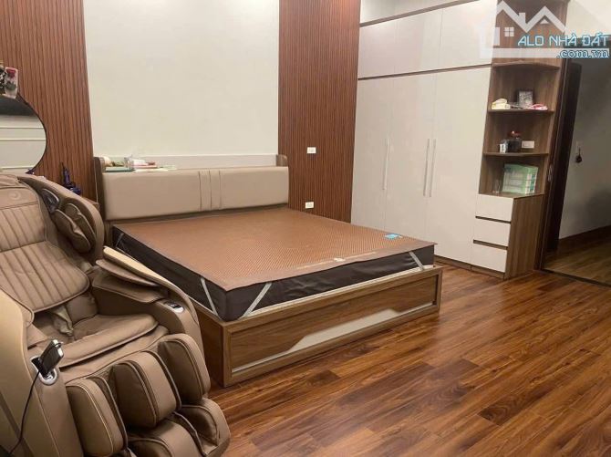 Bán nhà phân lô, vỉa hè Văn Quán 50m2 5 tầng, gần hồ Văn quán. Giá 13,7 tỷ - 2