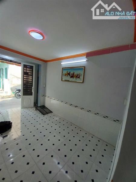 2.1 tỷ, bán nhà Bình Tân, Mã Lò, 25m2, 2 tầng, dtsd 50m2, sổ hồng riêng, hẻm xe hơi 4m - 2