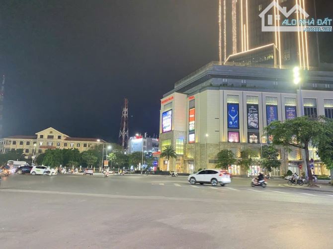 Bán nhà 6 tầng thang máy new 100% 99m2  32 tỷ đường 6m Bến Ngé phường Phú Hội tp Huế. - 2