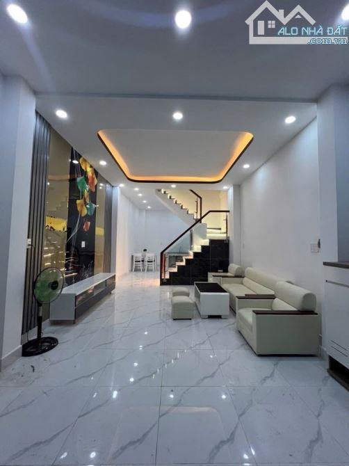 Bán nhà đẹp Bình Tân, Lê văn Qưới, 42m2, 4,2*10m, 2 tầng 2 PN, sổ hồng riêng, giá 4tỷ 490 - 2
