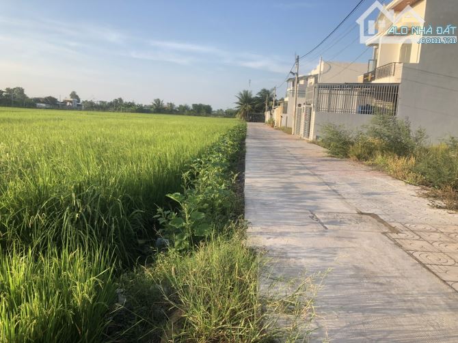 BÁN NHÀ 2 TẦNG 3PN – GẦN CHỢ BÌNH CHÁNH – THIẾT KẾ HIỆN ĐẠI – 150m² – GIÁ 2,5 TỶ  Bán nhà - 2
