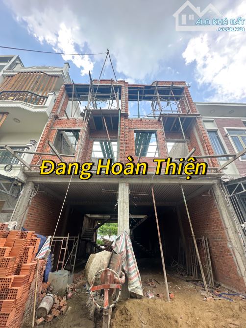 CHỦ GỞI BÁN NHÀ 1 TRỆT 1 LẦU 1 TUM THUỘC KDC VIP CỔNG SAU CTY POUCHEN P. HOÁ AN - 2