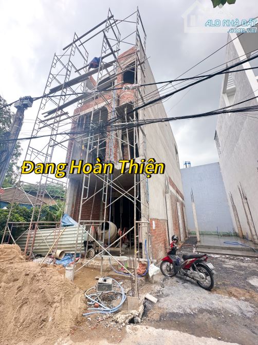 CHỦ GỞI BÁN NHÀ 1 TRỆT 2 LẦU (HOÀN CÔNG) ĐANG HOÀN THIỆN TẠI KDC BỬU HOÀ. GIÁ CHỈ 4,2 TỶ - 2