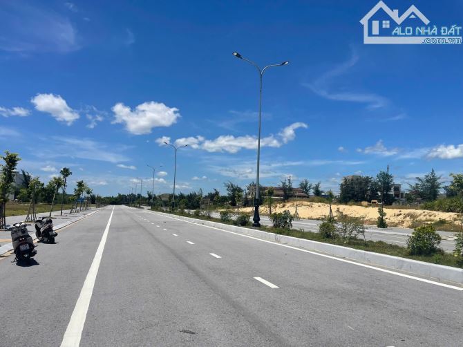 💥Mặt tiền đường 36m Sa Động - Bảo Ninh - 2