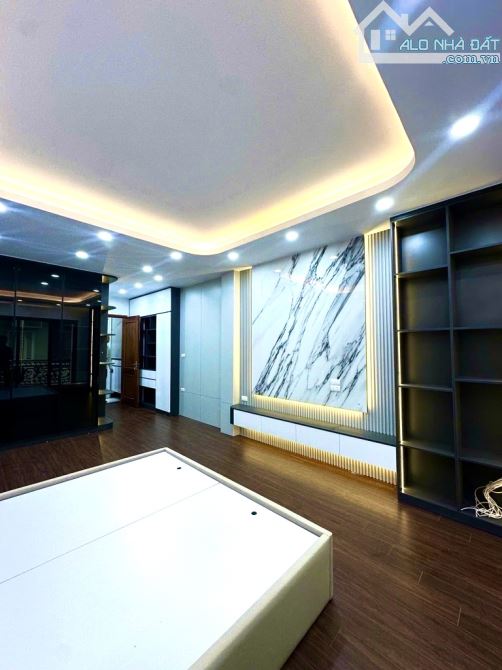 SIÊU PHẦM HAI BÀ TRƯNG - Ô TÔ ĐỖ CÔNG - THANGMÁY NHẬP KHẤU - TIỆN ÍCH BẠT NGÀN - 2