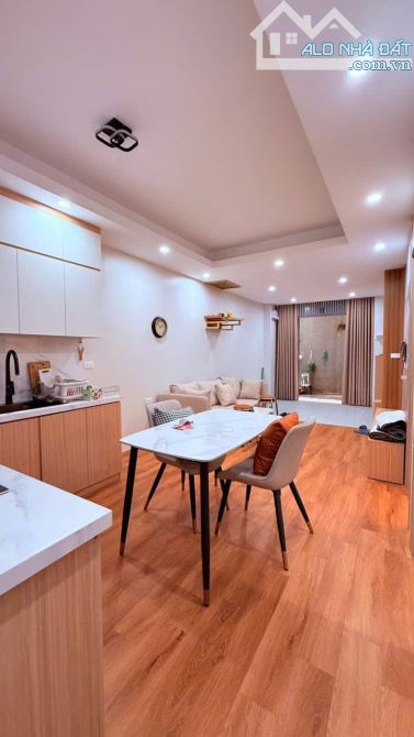 BÁN NHÀ TẬP THỂ NGÕ 120 HOÀNG QUỐC VIỆC, 70M2, TẦNG1, NGÕ Ô TÔ, GIÁ 5.1 TỶ. LH ANH KIỆT - 2