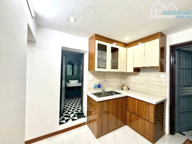 Bán gấp căn hộ tập thể tầng 1 phố Tân Mai, 2 PN full nội thất chỉ hơn 2 tỷ. - 2