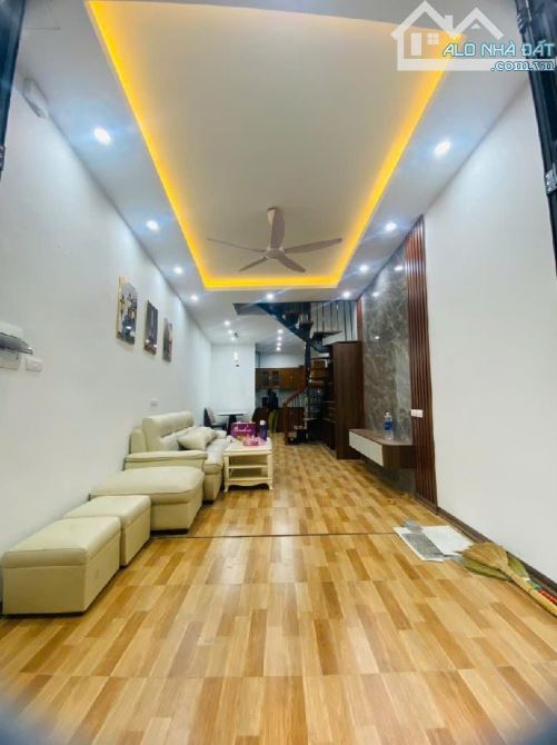 Nhà 3 tầng gần ga Quang Trung Hà Đông ô tô đỗ cửa giá 7,2 tỷ - 2