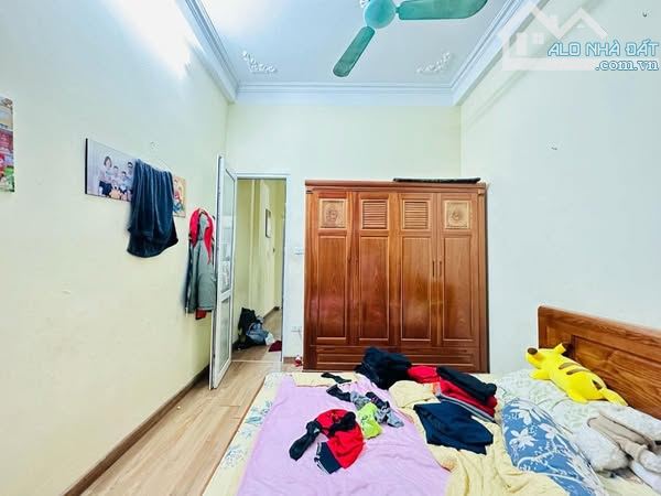 BÁN NHÀ VƯƠNG THỪA VŨ- THANH XUÂN - DÂN XÂY- 2 MẶT THOÁNG- GẦN CHỢ- CÁCH OTO 40M- Ở SƯỚNG - 2