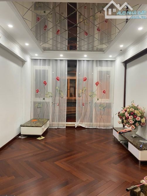Nhà Hà Đông,Ô tô tránh,vỉa hè,3 bước ra đường quốc lộ,Gần trường đại học,Tương lai X2 - 2