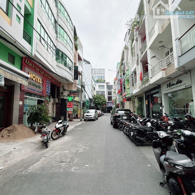 Bán nhà mặt tiền - Phú Nhuận - 50m2 - nở hậu - 5 tầng - thu nhập 420tr/năm - 2