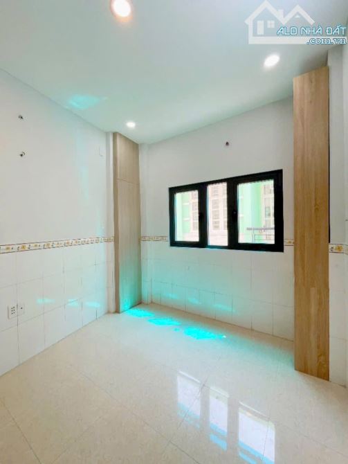 Nhà 3 tầng , 18m2 , Hẻm 3m , Tôn Thất Thuyết Quạnb4. - 2