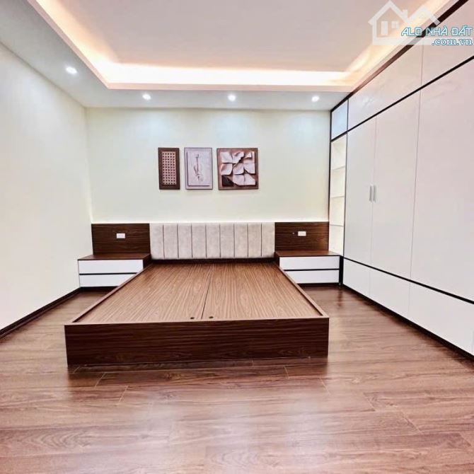 Gần Quận Uỷ Bắc Từ Liêm-35m2, 5 tầng full nội thất 5.85tỷ - 2