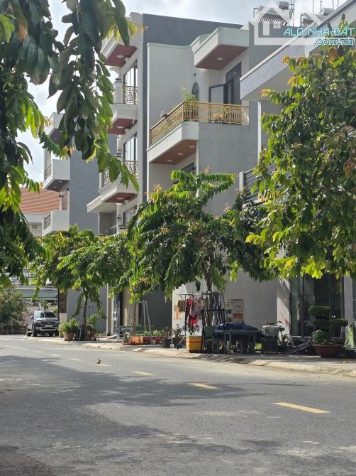 Nhà tâm huyết mới xây- Khu TĐC Đông Hoà C- giá chỉ hơn 5 tỏi - 2