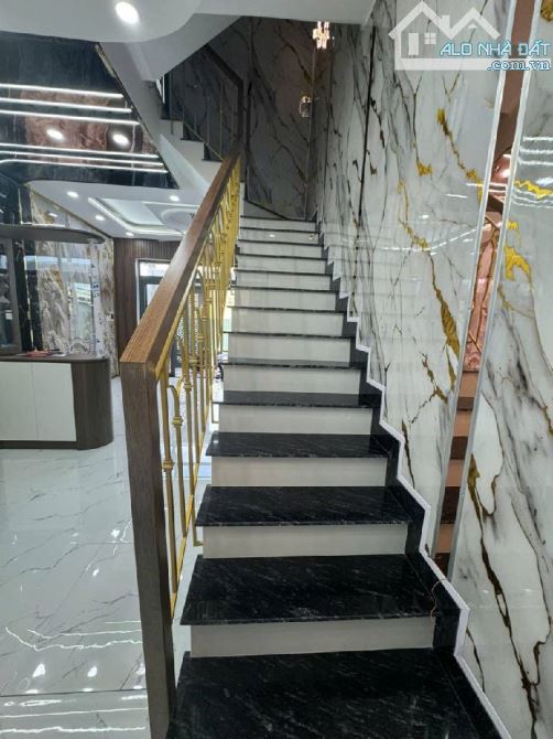 Hxh – Nhà đẹp - Kiên cố- Dt:81,2 m2- 4 tầng kiên cố – ngay Nguyễn Duy Trinh Q.2 - chỉ 7,35 - 2