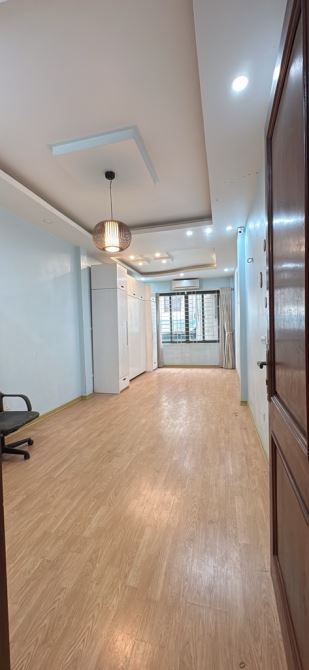 BÁN NHÀ  ĐỐNG ĐA – NHÀ ĐẸP 39m x 5 TẦNG CHỈ 5.7 TỶ – Ô TÔ CÁCH 20M – NGÕ THÔNG - 2