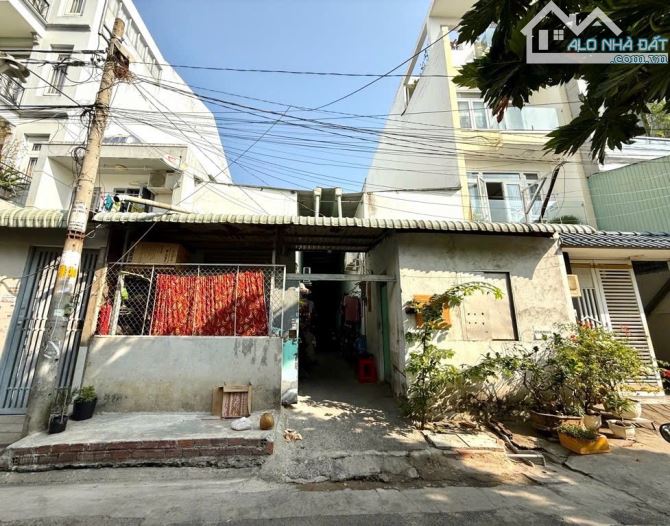 CẦN BÁN PHÒNG TRỌ- NGANG 8M- GIÁP TÂN BÌNH - GẦN NHÀ GA T3 - 2