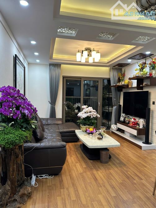 Cho thuê căn hộ  Home city 177 trung kính 3 phòng ngủ full  giá 18 tr có slot ô tô - 28