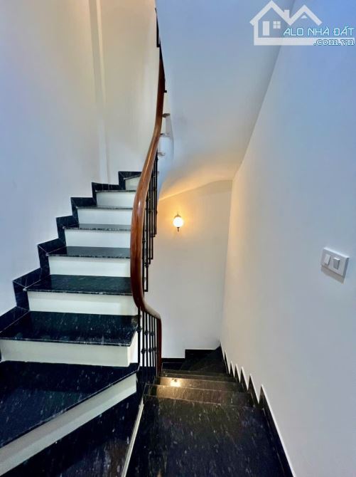 NGỌC LÂM 30M2 - 5 TẦNG - ĐẸP LUNG LINH - GẦN CẦU CHƯƠNG DƯƠNG, LONG BIÊN - NHỈNH 7TỶ - 3