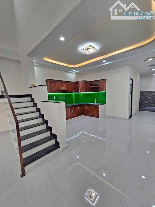 NHÀ TẦNG MỚI HXH XUÂN THỚI ĐÔNG HÓC MÔN 90M2- NGANG 5M BỀ THẾ . - 3