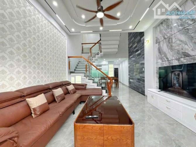 Nhà Trung tâm phường Tân Triều cách đường Nguyễn ái Quốc 2km - 3