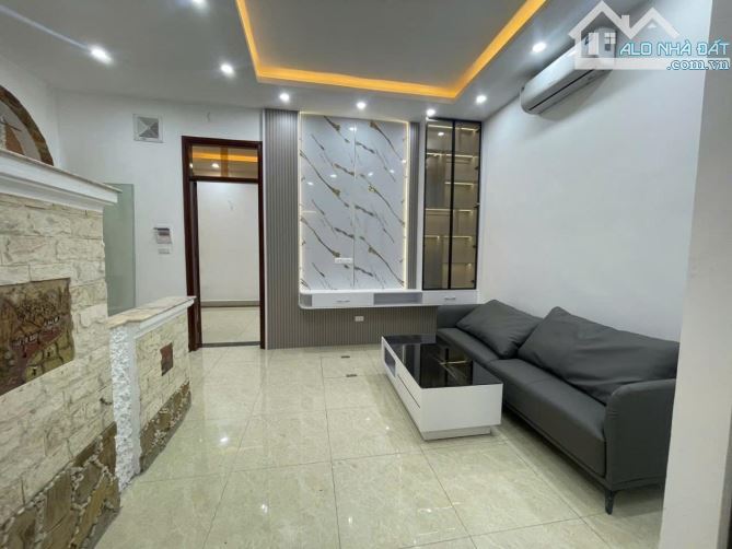 Bán nhà Khương Trung 15m ô tô qua  thiết  kế hợp lý diện tích rộng 54m 2 thoáng giá 8 tỷ n - 3