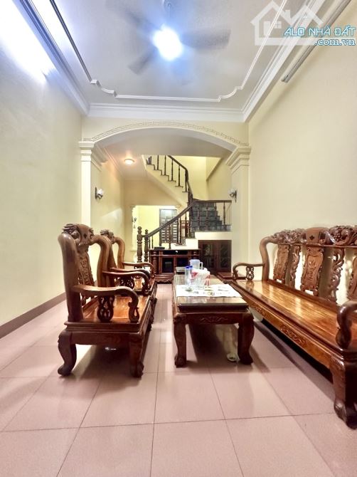 Bán đất tặng nhà 3 tầng mặt phố Ngô Gia Tự 70m, vỉa hè đá bóng giá hơn 19 tỷ - 3