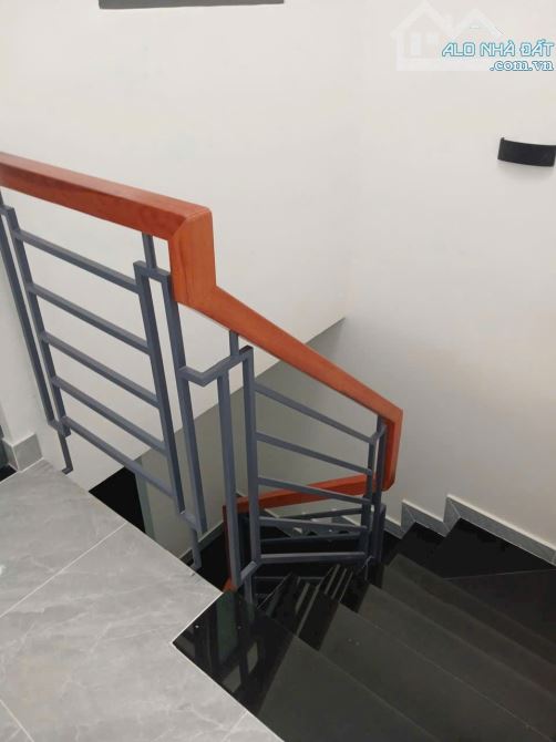 NHÀ MẶT TIỀN ĐƯỜNG CẦU KINH  3.1x14- 3Ty950 ĐƯỜNG 10M THÔNG NGUYỄN CỬU PHÚ - 3