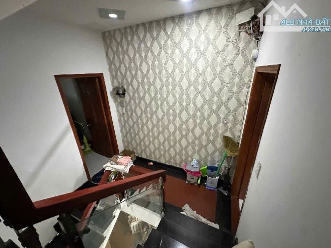 CẦN BÁN GẤP NHÀ CHÍNH CHỦ - 54m2 HẺM Ô TÔ NGỦ TRONG NHÀ -  PHAN HUY ÍCH GIÁP VỚI TRƯỜNG - 3