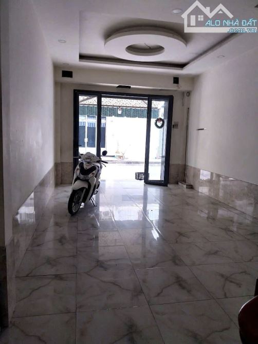 Nhả mặt tiền - 3 Tầng - khu Tên Lửa - 3