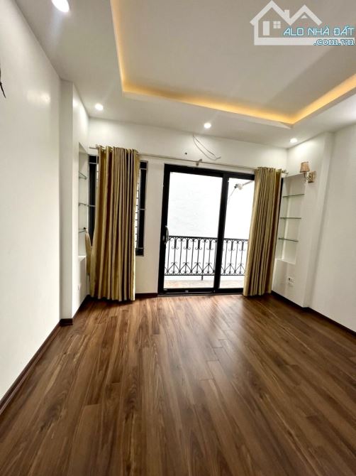 Bán nhà đẹp 5 tầng - ngõ nông gần phố Thạch bàn 40 m2 giá 7,8 tỷ - 3