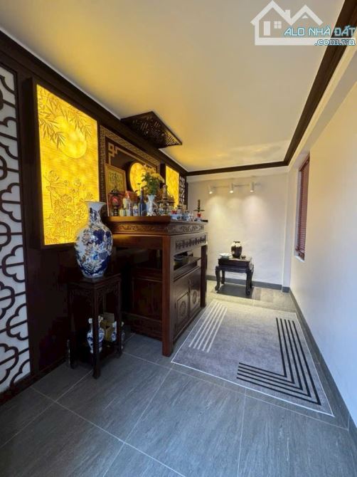 Bán nhà Ngọc Lâm,gara ô tô,thang máy,DT 52m2,Mt 6,4m. Giá 18 tỷ - 3