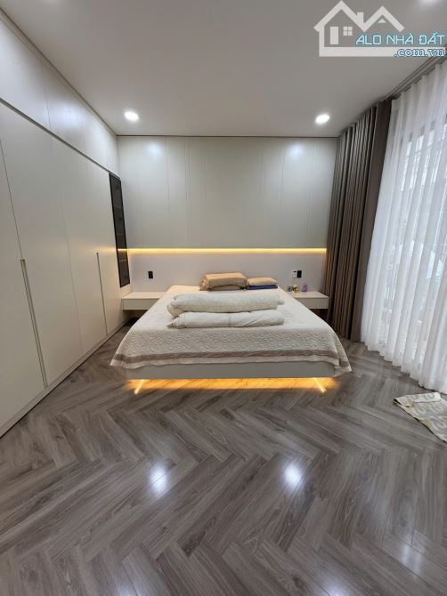 Bán nhà Q3 - ngang hiếm 4.5m - xe hơi ngủ trong nhà 3 tầng - 3