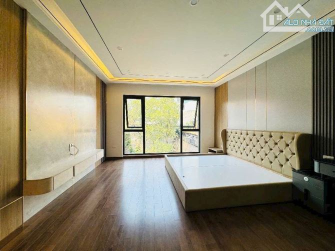 Nhà đẹp Nguyễn Văn Cừ, ôtô tránh, kinh doanh,DT 40m2, Mt 4,5m. Giá 18,5 tỷ - 3