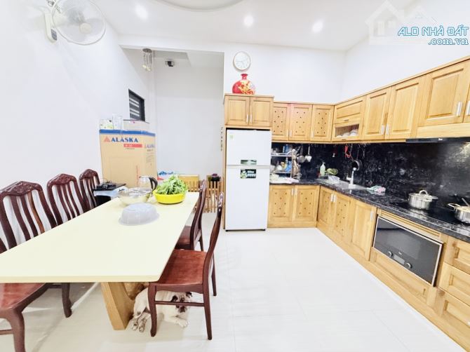 XE HƠI ĐẬU CỬA – SÁT MẶT TIỀN – LÔ GÓC SỔ VUÔNG A4 – KHÔNG QH, LG – 4 TẦNG BTCT CHỈ 15T - 3