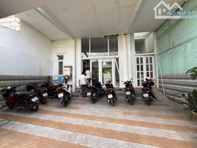 Bán biệt thự 4 tầng 9x15, đường 11, phường Trường Thọ giá rẻ - 3