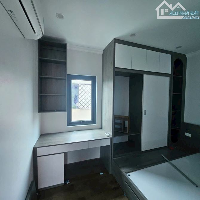 Ô tô tránh nhau cách 10 m- nhà đẹp - mới - nội thất xịn- ô tô vf3 đổ cửa nhà - 3