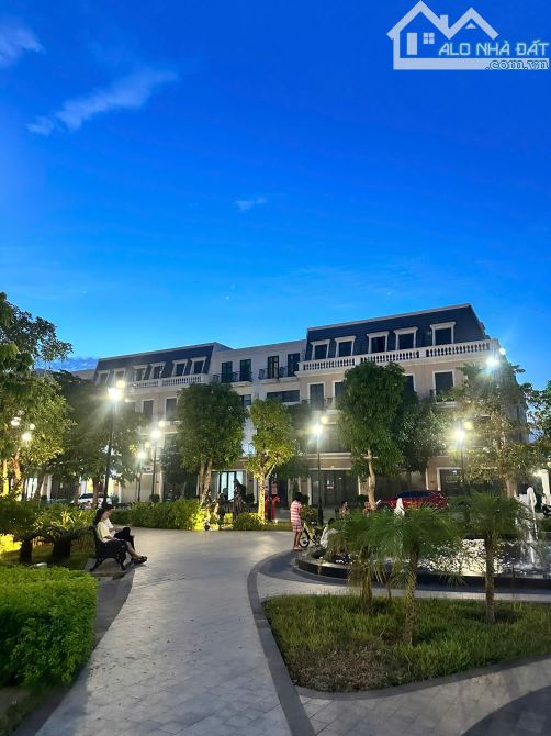 BÁN SIÊU PHẨM HG03-22 XẺ KHE SHOPHOUSE ROYAL PARK - 3