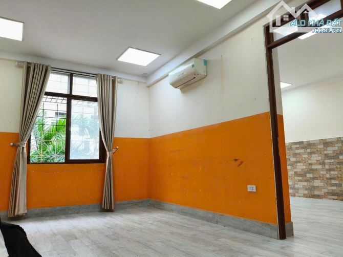 Bán gấp căn hộ  Nguyễn Thị Thập  70m,Tầng 3 - Vị trí đẹp- Tiện ích đầy đủ- 5,4 tỷ - 3