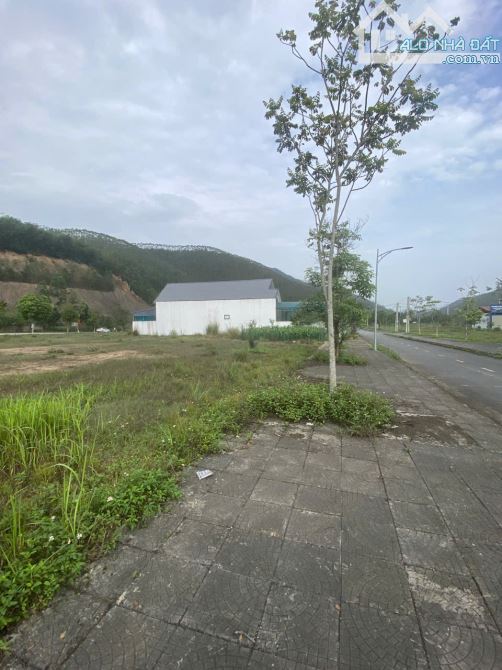 BẾN SƠN YÊN LẬP – LÔ ĐẤT ĐẸP 200M – PHÂN LÔ – KINH DOANH VĂN PHÒNG – GIÁ 6 TỶ - 3