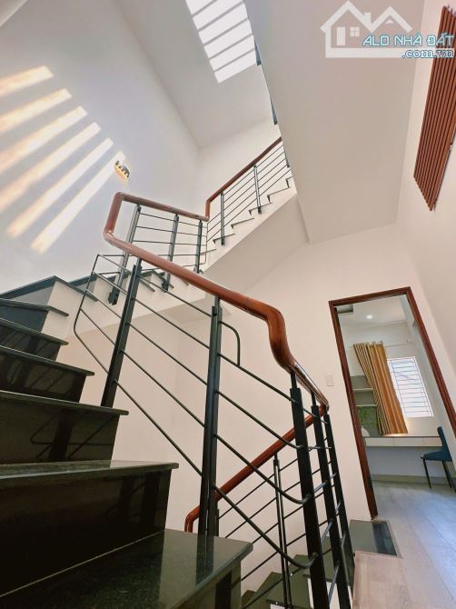 BÁN NHÀ ĐƯỜNG HÀN MẠC TỬ- HẢI CHÂU, 3 TẦNG- NỞ HẬU NHẸ - SÁT TRƯỜNG LÊ THÁNH TÔN VÀ CHỢ ĐỐ - 3