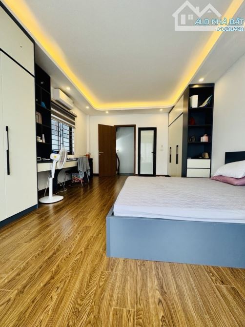 TAM TRINH-5 TẦNG NHÀ ĐẸP-NGÕ 3 GÁC-40M-MT 4,5M - 3
