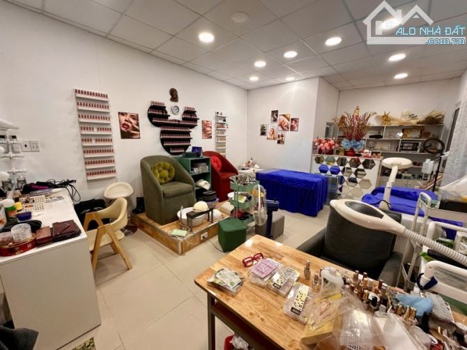 Bán Nhà Hiệp Phú Hẻm Xe Hơi 203m2 Ngang Khủng 10m Chưa Qua Đầu Tư Giá 13.5 Tỷ - 3