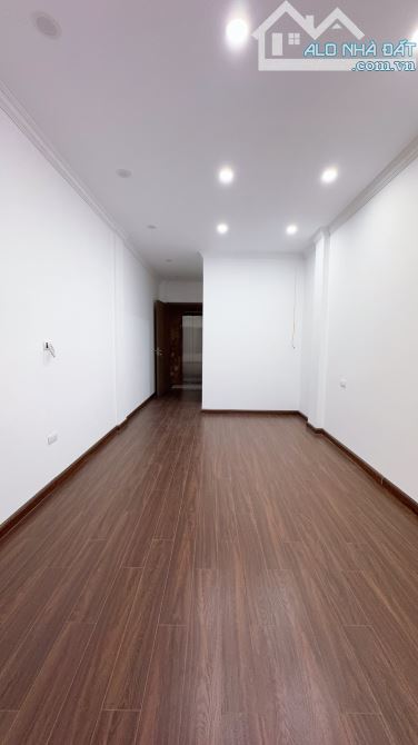 💥BÁ CHỦ: Đội Cấn 33m2, 6T TM, mới kính koong, KDVP, sát ô tô tránh, dân trí cao, gần phố - 3