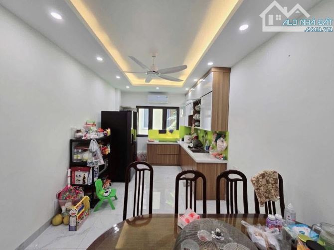 Nhà đẹp khu phân lô Đội Cấn, thang máy, ngõ thoáng 3m, 35m2 đất full nội thất. Giá 10.3 tỷ - 3