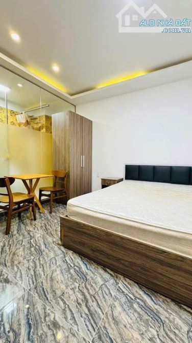 NHÀ KẾ QUẬN 1- DÒNG TIỀN 3.6 TỶ/5NĂM- CAO 6 TẦNG 8 PHÒNG ĐỦ NỘI THẤT- NGUYỄN KHOÁI QUẬN - 3