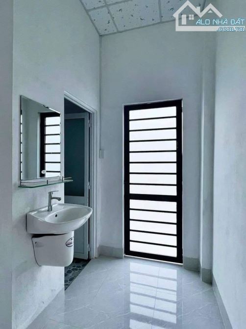 NHÀ MỚI XÂY CHƯA KỊP VÀO Ở MÀ CÓ CHUYỆN GẤP CẦN TIỀN NÊN BÁN GẤP CĂN NHÀ C4, GIÁ 730TR, DT - 3